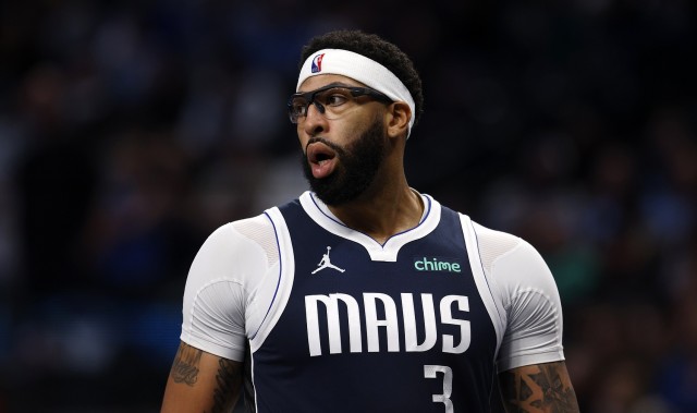 球速体育-侠记：老鹰目前不太可能在赛季中期通过交易得到安东尼·戴维斯