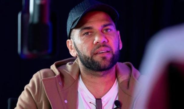 阿尔维斯：我宁可花更多钱签姆巴佩，而不是哈兰德